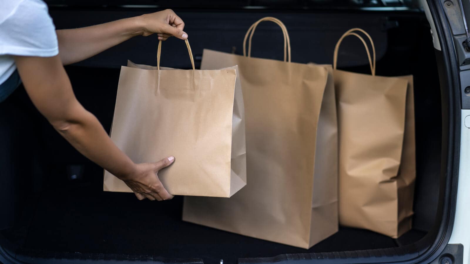 Paper shopping bags