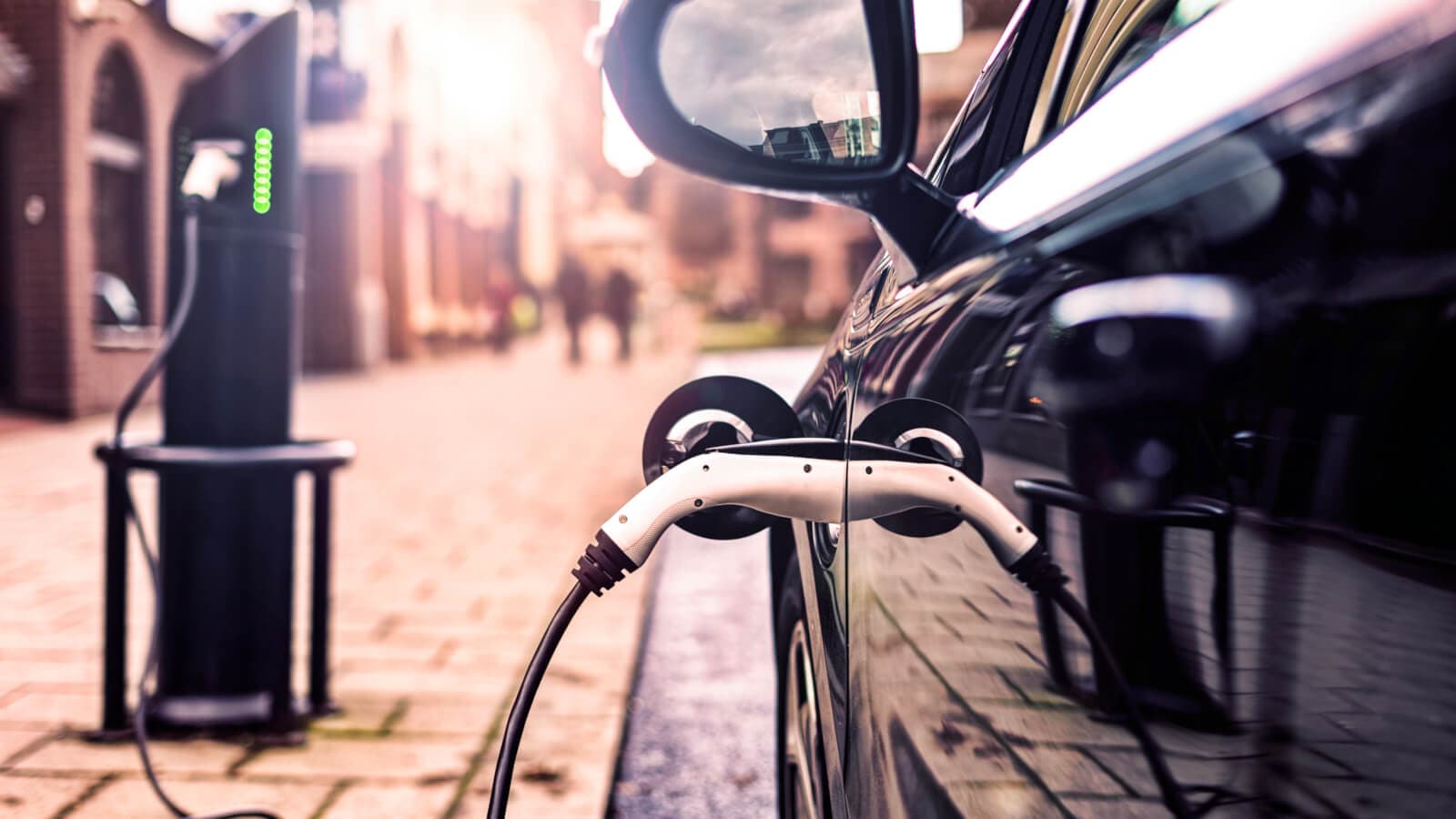 Auto an Elektrozapfsäule