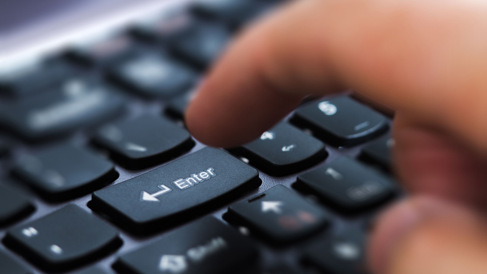 Re: [新聞] 竹科男客廳裝監視器看小孩 驚見妻與家教