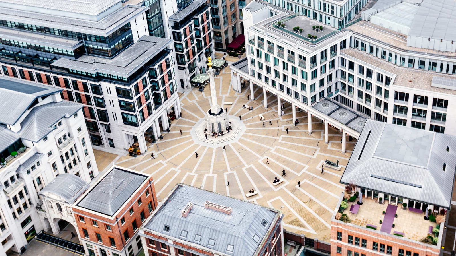 AI x 數位轉型 專家前瞻洞察 最新市場趨勢、調查報告與獨到見解